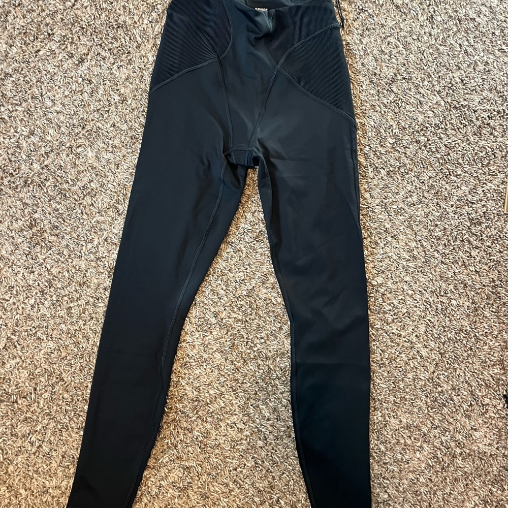 NWT SAVAGE X FENTY Women's Black High-Waisted Leggings - Picture 6 of 10